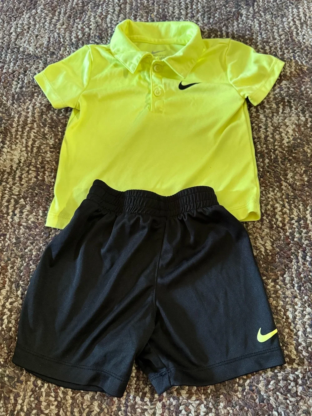 Nike Neon Yellow Polo and Black Athletic Shorts Set - Picture 2 of 5